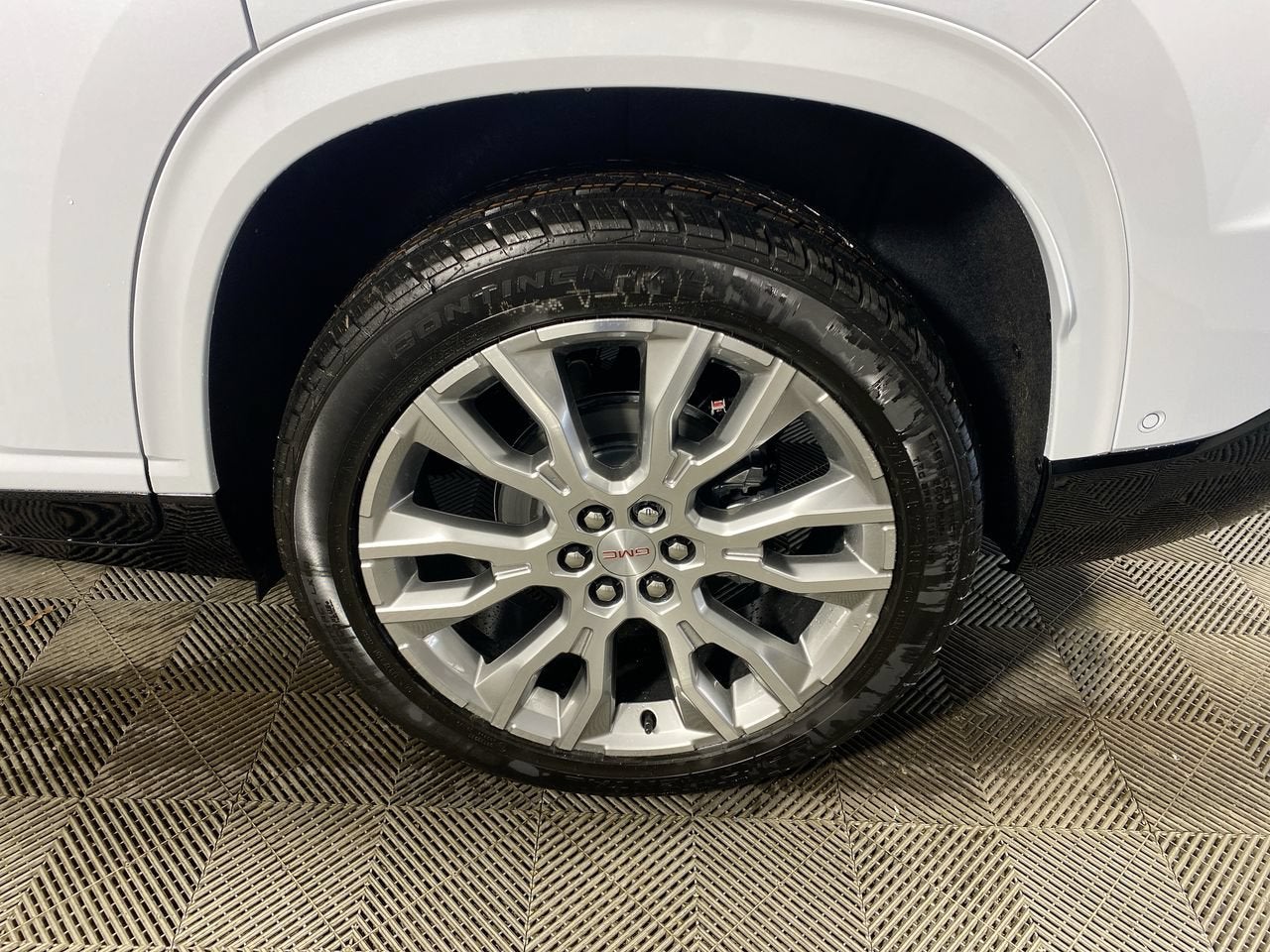2027 GMC Acadia Denali
