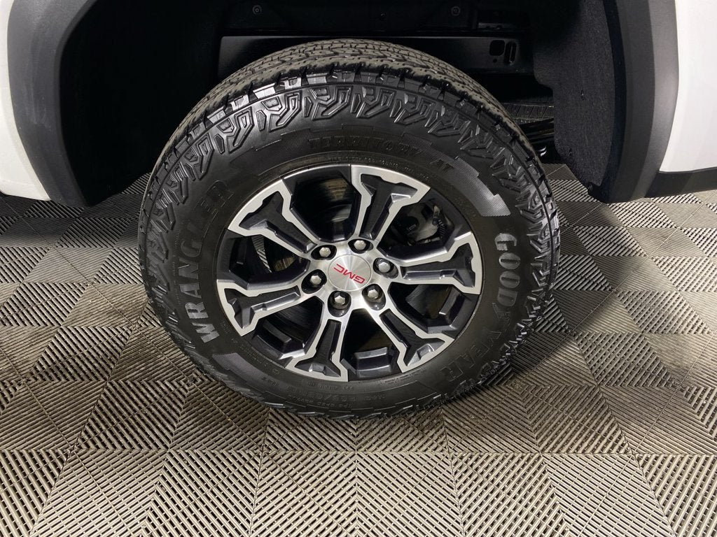 2023 GMC Canyon 4WD AT4
