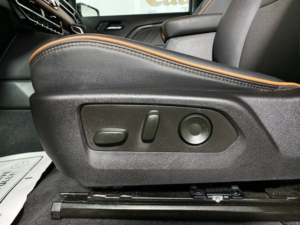 2023 GMC Canyon 4WD AT4