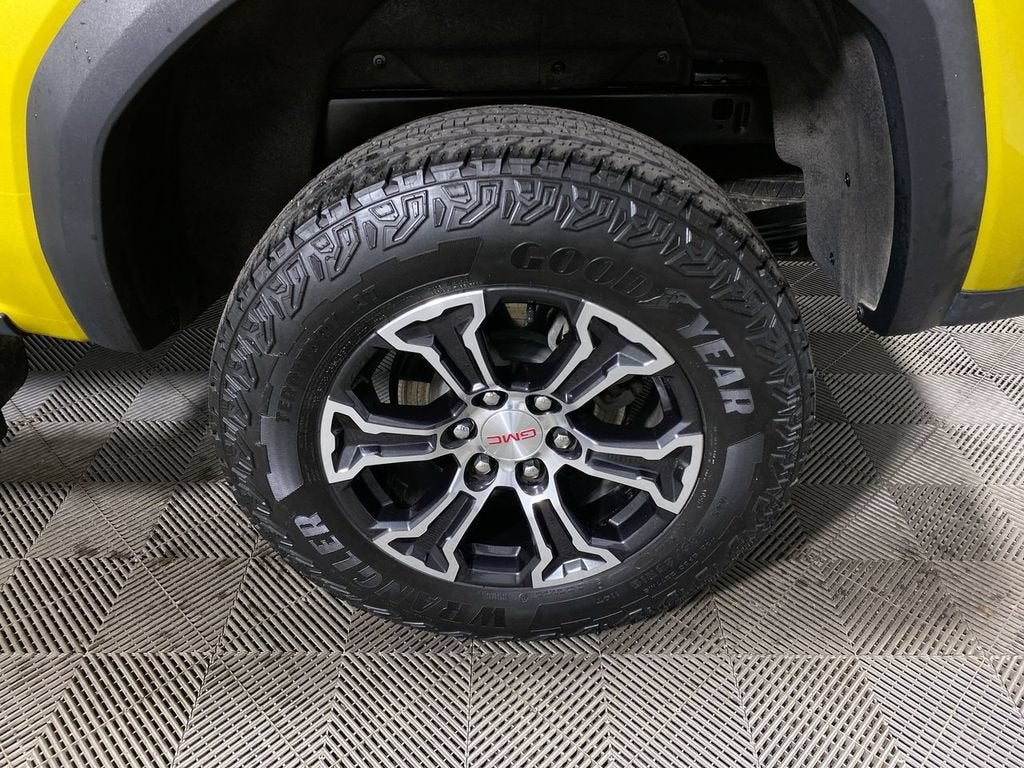 2023 GMC Canyon 4WD AT4