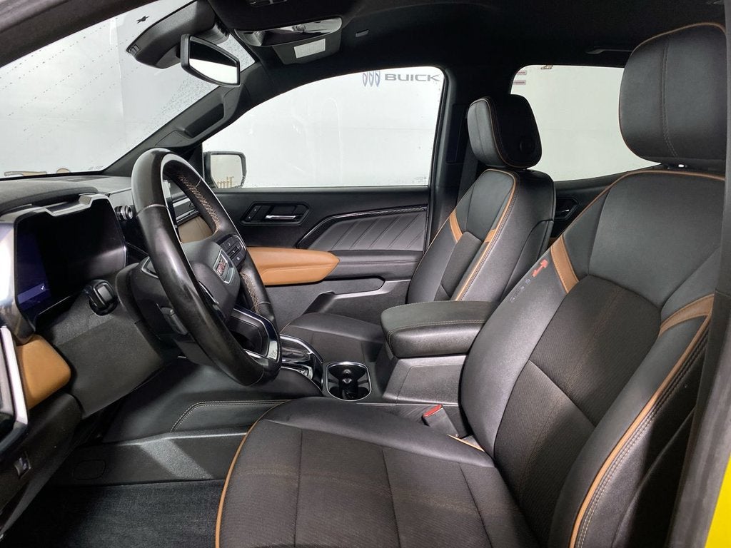 2023 GMC Canyon 4WD AT4