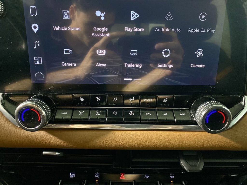 2023 GMC Canyon 4WD AT4