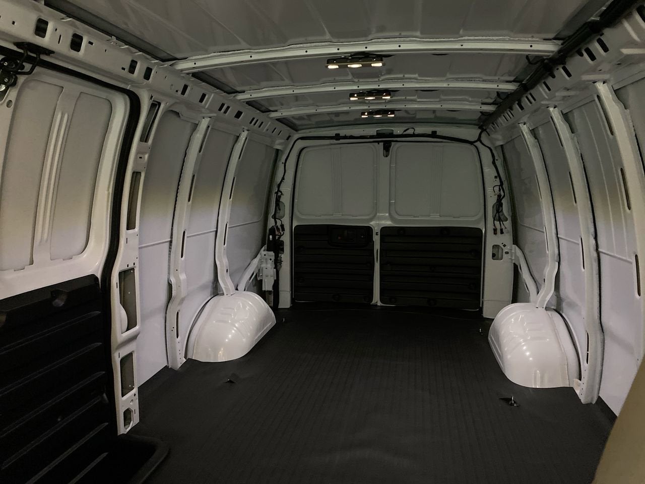 2025 GMC Savana Cargo 3500 Work Van