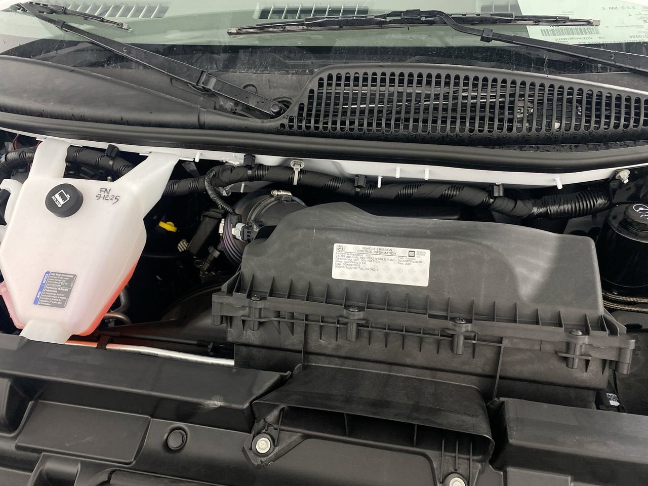 2025 GMC Savana Cargo 3500 Work Van