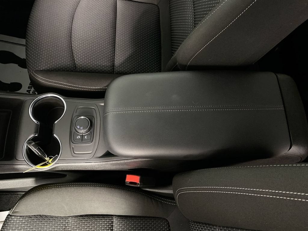 2023 GMC Terrain SLE - Photo 20