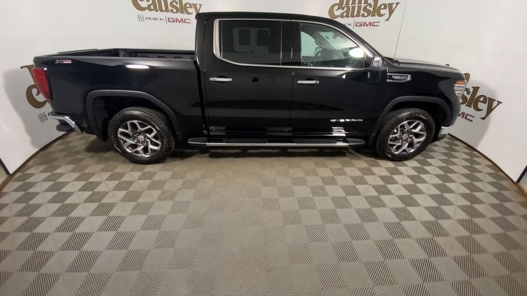 2023 GMC Sierra 1500 SLT - Photo 9