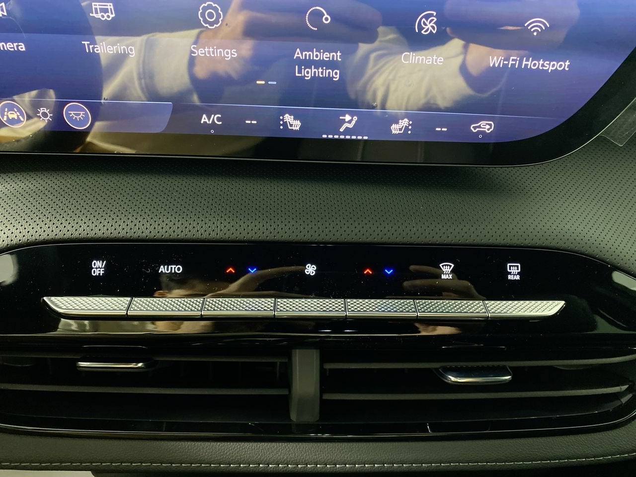 2027 Buick Enclave Preferred - Photo 18