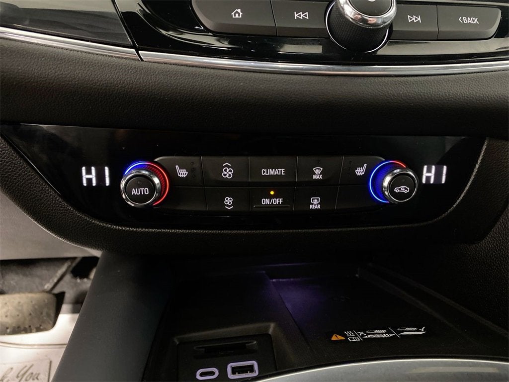 2023 Buick Enclave Essence