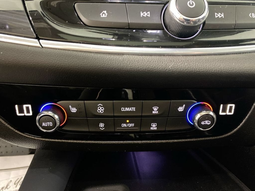 2021 Buick Enclave Essence