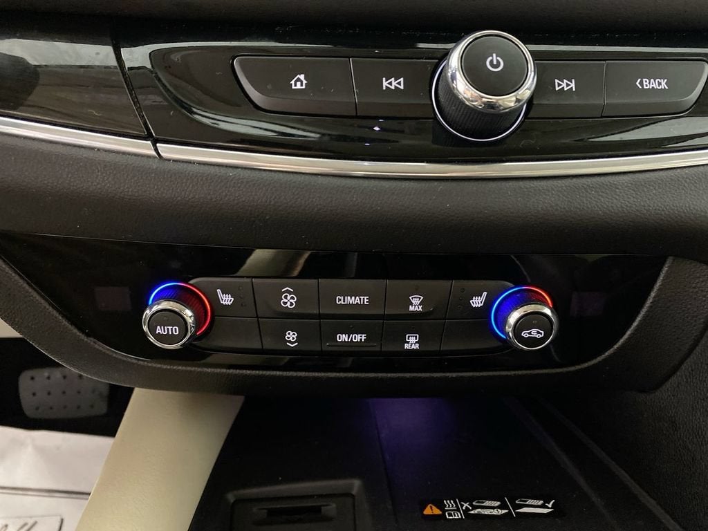 2024 Buick Enclave Essence