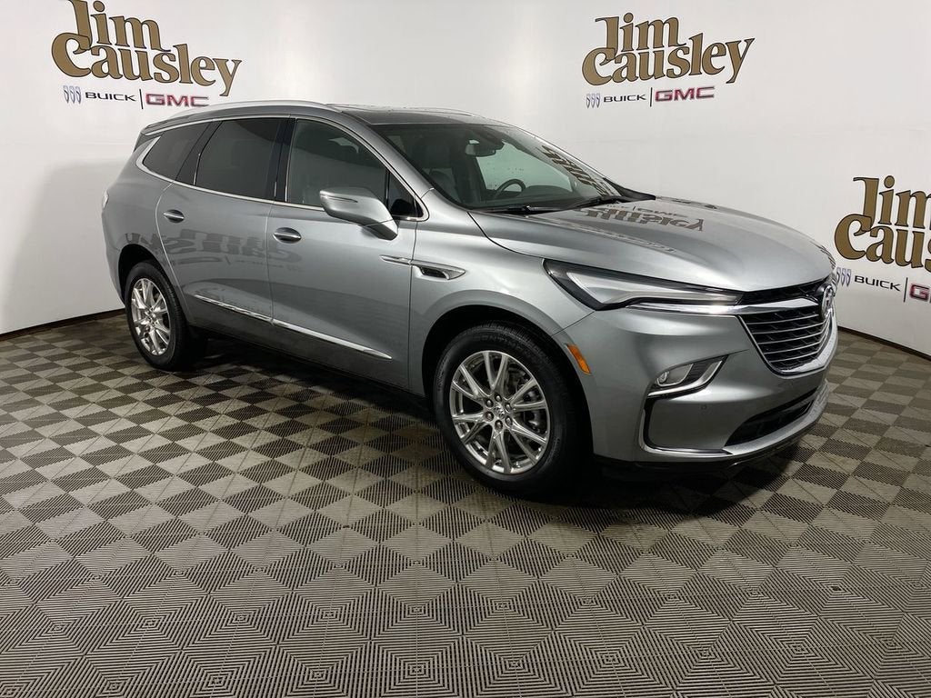 2023 Buick Enclave Essence AWD's photo