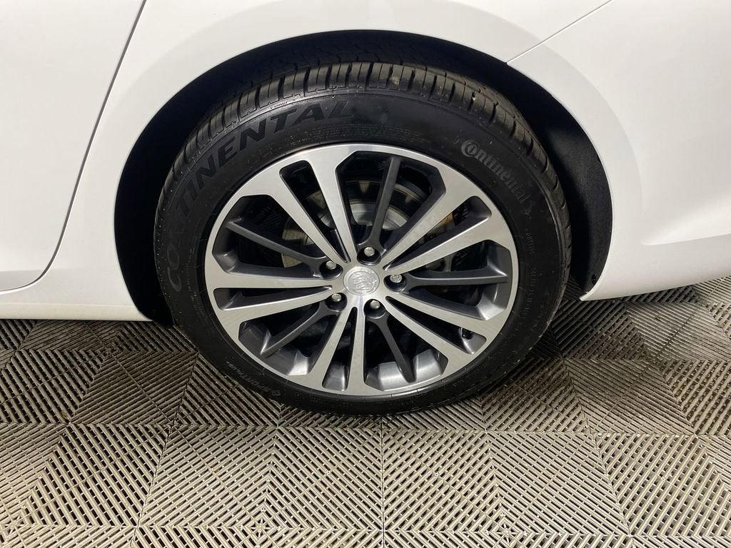 2018 Buick Regal Sportback Essence
