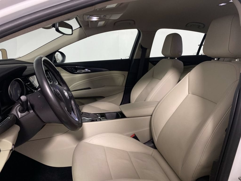 2018 Buick Regal Sportback Essence
